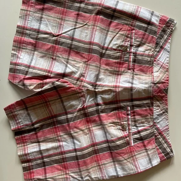 Shorts - Picture 2 of 3